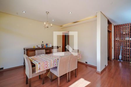 Sala de casa à venda com 4 quartos, 350m² em Cidade São Francisco, São Paulo