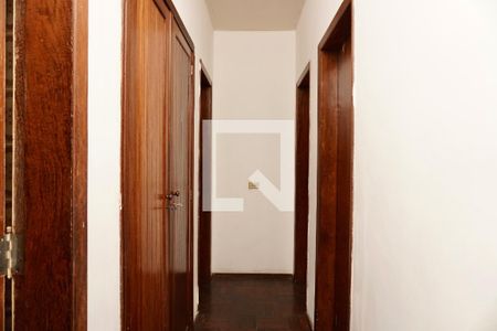 Corredor  de apartamento à venda com 3 quartos, 110m² em Santa Lúcia, Belo Horizonte