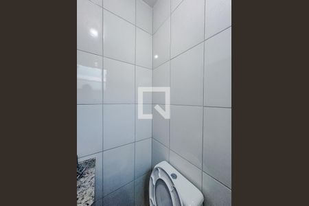 Banheiro da Suíte 1 de casa de condomínio para alugar com 2 quartos, 75m² em Penha de França, São Paulo
