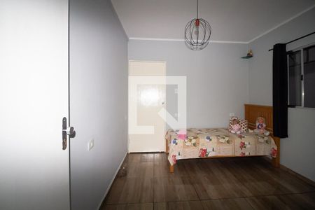 Quarto 1 de casa para alugar com 4 quartos, 285m² em São Lucas, São Paulo