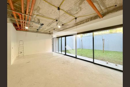 Sala  de casa de condomínio à venda com 4 quartos, 530m² em Itaim Bibi, São Paulo