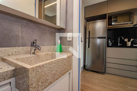 Banheiro de kitnet/studio para alugar com 1 quarto, 27m² em Mont’serrat, Porto Alegre