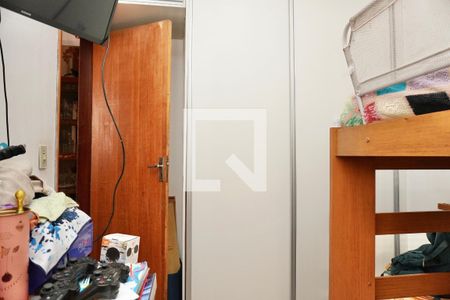 Quarto 1 de apartamento à venda com 3 quartos, 56m² em Alto Caiçaras, Belo Horizonte