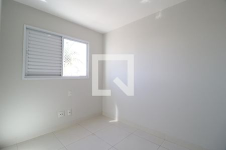 Quarto 1 de apartamento para alugar com 2 quartos, 62m² em Santa Mônica, Uberlândia
