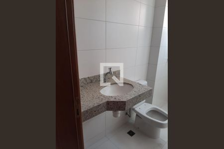 Banheiro social de apartamento à venda com 2 quartos, 64m² em Setor Leste Universitário, Goiânia