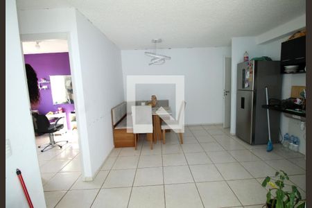 Sala de apartamento para alugar com 2 quartos, 1m² em Parque Colúmbia, Rio de Janeiro