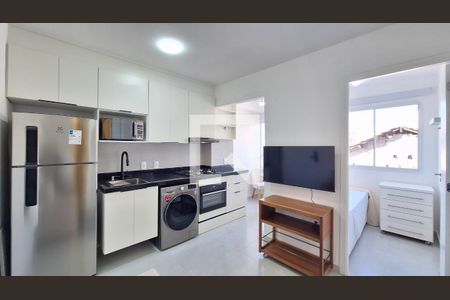 Sala/Cozinha/Área de serviço de apartamento para alugar com 2 quartos, 28m² em Água Branca, São Paulo
