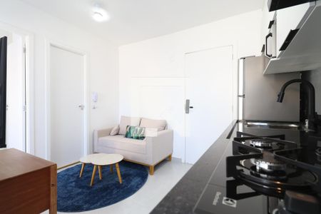 Sala/Cozinha/Área de serviço de apartamento para alugar com 2 quartos, 28m² em Água Branca, São Paulo