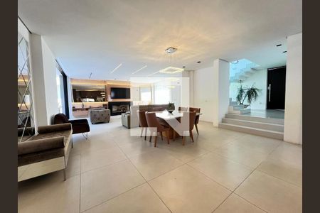 Casa de Condomínio à venda com 4 quartos, 350m² em Vila Nova, Porto Alegre