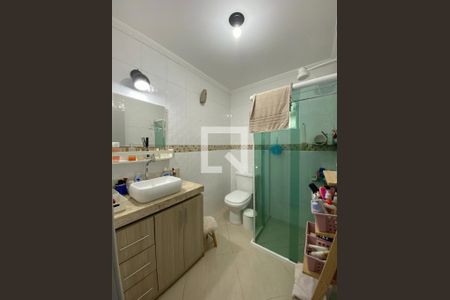 Banheiro de casa à venda com 3 quartos, 194m² em Parque Gerassi, Santo André