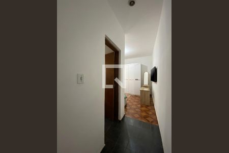 Corredor de casa à venda com 3 quartos, 194m² em Parque Gerassi, Santo André