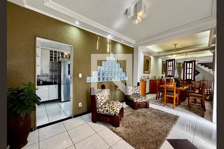 Casa à venda com 3 quartos, 268m² em Carlos Prates, Belo Horizonte