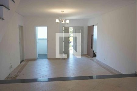 Sala de casa de condomínio à venda com 2 quartos, 360m² em Morada dos Pássaros, Barueri