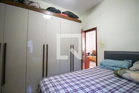 Quarto 1 de casa à venda com 3 quartos, 160m² em Irajá, Rio de Janeiro