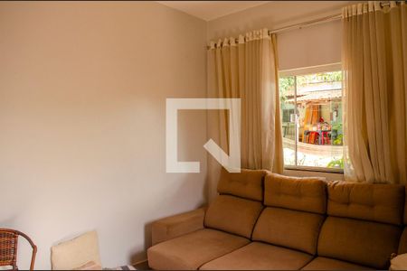 Sala de TV de casa à venda com 7 quartos, 630m² em Osvaldo Rosa, Goiânia