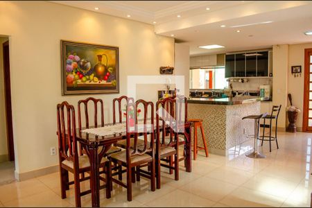 Sala de Jantar de casa à venda com 7 quartos, 630m² em Osvaldo Rosa, Goiânia