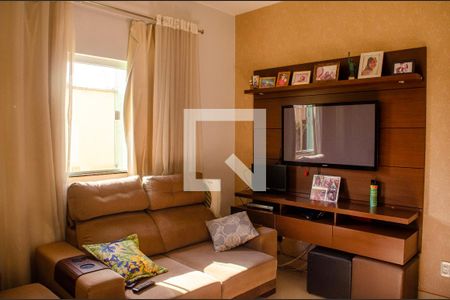 Sala de TV de casa à venda com 7 quartos, 630m² em Osvaldo Rosa, Goiânia