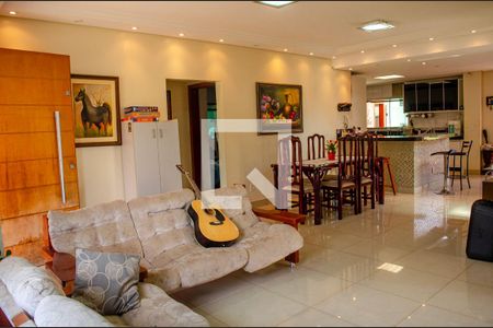 Sala de casa à venda com 7 quartos, 630m² em Osvaldo Rosa, Goiânia