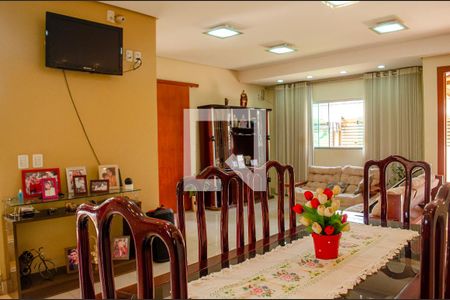 Sala de Jantar de casa à venda com 7 quartos, 630m² em Osvaldo Rosa, Goiânia