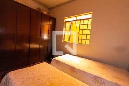 Quarto 2 de casa à venda com 3 quartos, 500m² em Parque Pedro Ii, Belo Horizonte