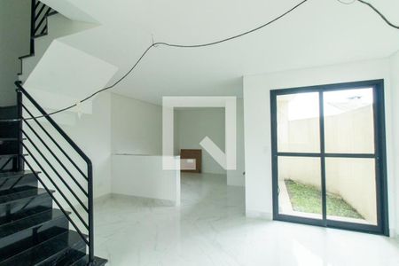 Sala de casa à venda com 3 quartos, 108m² em Uberaba, Curitiba