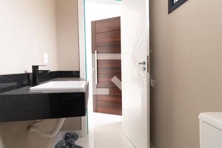 Lavabo de casa de condomínio à venda com 3 quartos, 139m² em Uberaba, Curitiba