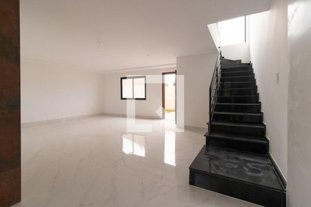 Detalhe Sala de casa de condomínio à venda com 3 quartos, 139m² em Uberaba, Curitiba