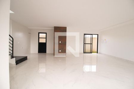 Sala de casa de condomínio à venda com 3 quartos, 139m² em Uberaba, Curitiba