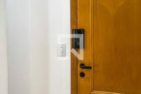 Fechadura eletrônica  de apartamento para alugar com 2 quartos, 75m² em Vila Tupi, Praia Grande