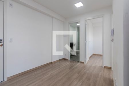 Sala/ Cozinha de apartamento para alugar com 2 quartos, 38m² em Jardim Aeroporto, São Paulo