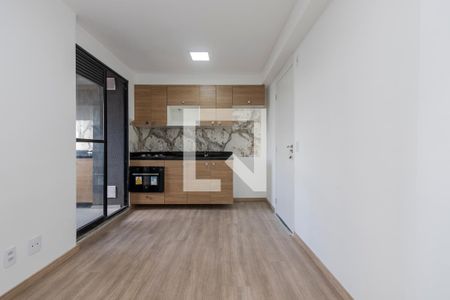 Sala/ Cozinha de apartamento para alugar com 2 quartos, 38m² em Jardim Aeroporto, São Paulo