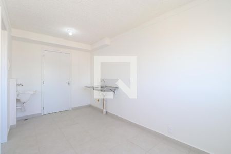 Sala/Cozinha/Área de serviço de apartamento para alugar com 1 quarto, 27m² em Parque Industrial Tomas Edson, São Paulo