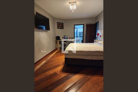 Casa à venda com 4 quartos, 384m² em Vila Carolina, São Paulo
