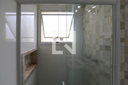 Banheiro de apartamento para alugar com 2 quartos, 47m² em Vila Mogilar, Mogi das Cruzes