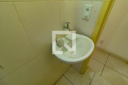Banheiro social de casa para alugar com 1 quarto, 28m² em Jardim Oriental, São Paulo