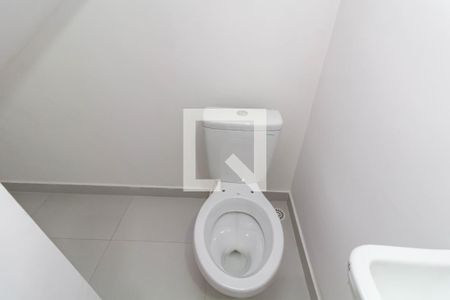 Lavabo de casa de condomínio para alugar com 2 quartos, 90m² em Cidade Líder, São Paulo
