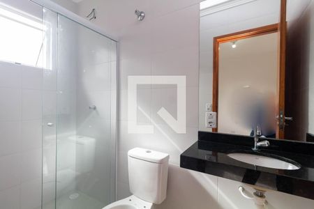 Banheiro da Suíte 1 de casa de condomínio para alugar com 2 quartos, 90m² em Cidade Líder, São Paulo