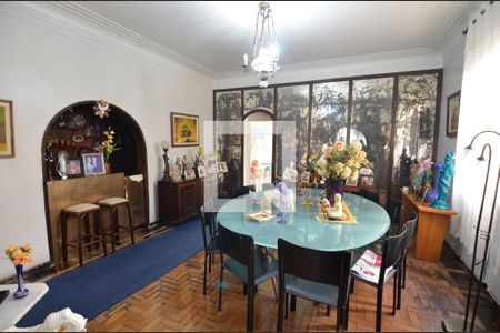 Sala de casa à venda com 5 quartos, 400m² em Grajaú, Rio de Janeiro