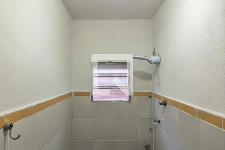 Banheiro da Suíte de casa de condomínio para alugar com 2 quartos, 50m² em Vila Assuncao, Praia Grande
