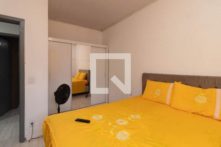 Quarto 2 de casa à venda com 3 quartos, 155m² em Restinga, Porto Alegre