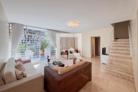 Casa à venda com 3 quartos, 200m² em Paraíso, São Paulo