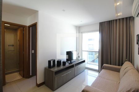 Sala de kitnet/studio para alugar com 1 quarto, 35m² em Jacarepaguá, Rio de Janeiro