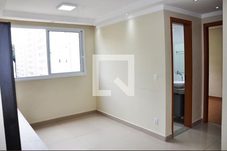 Detalhe - Sala e Sala de Jantar de apartamento para alugar com 2 quartos, 44m² em Jardim Iris, São Paulo