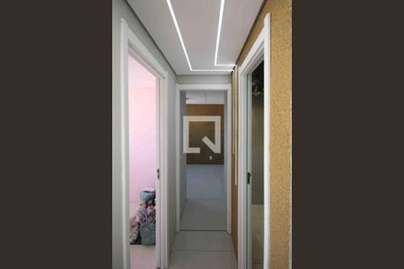 Corredor de apartamento para alugar com 2 quartos, 35m² em Parque Sao Rafael, São Paulo