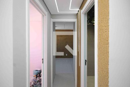 Corredor de apartamento para alugar com 2 quartos, 35m² em Parque Sao Rafael, São Paulo