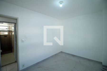 Quarto 1 de apartamento para alugar com 2 quartos, 45m² em Olaria, Rio de Janeiro