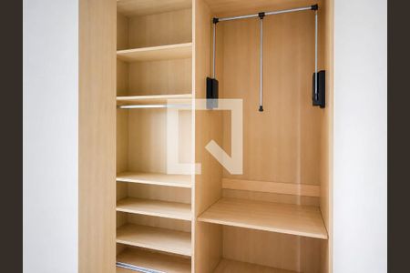 Quarto de casa de condomínio para alugar com 3 quartos, 200m² em Jardim dos Estados, Taubaté