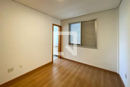 Suite de apartamento para alugar com 3 quartos, 180m² em Santo Antônio, Belo Horizonte