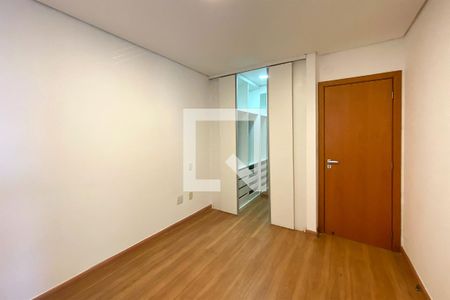 Suite de apartamento para alugar com 3 quartos, 180m² em Santo Antônio, Belo Horizonte