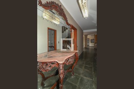 Hall de entrada de casa à venda com 3 quartos, 374m² em Chácara das Pedras, Porto Alegre